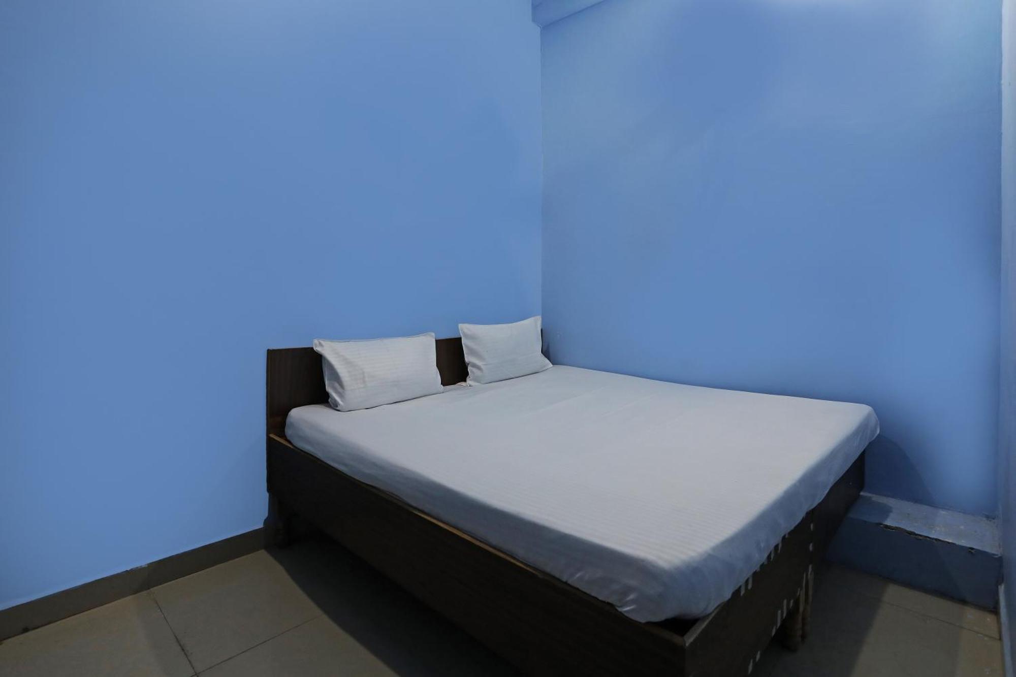 Hotel O Relax ファリーダーバード エクステリア 写真